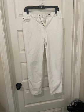 Arizona Jean Company White Jeans with Leather Patch